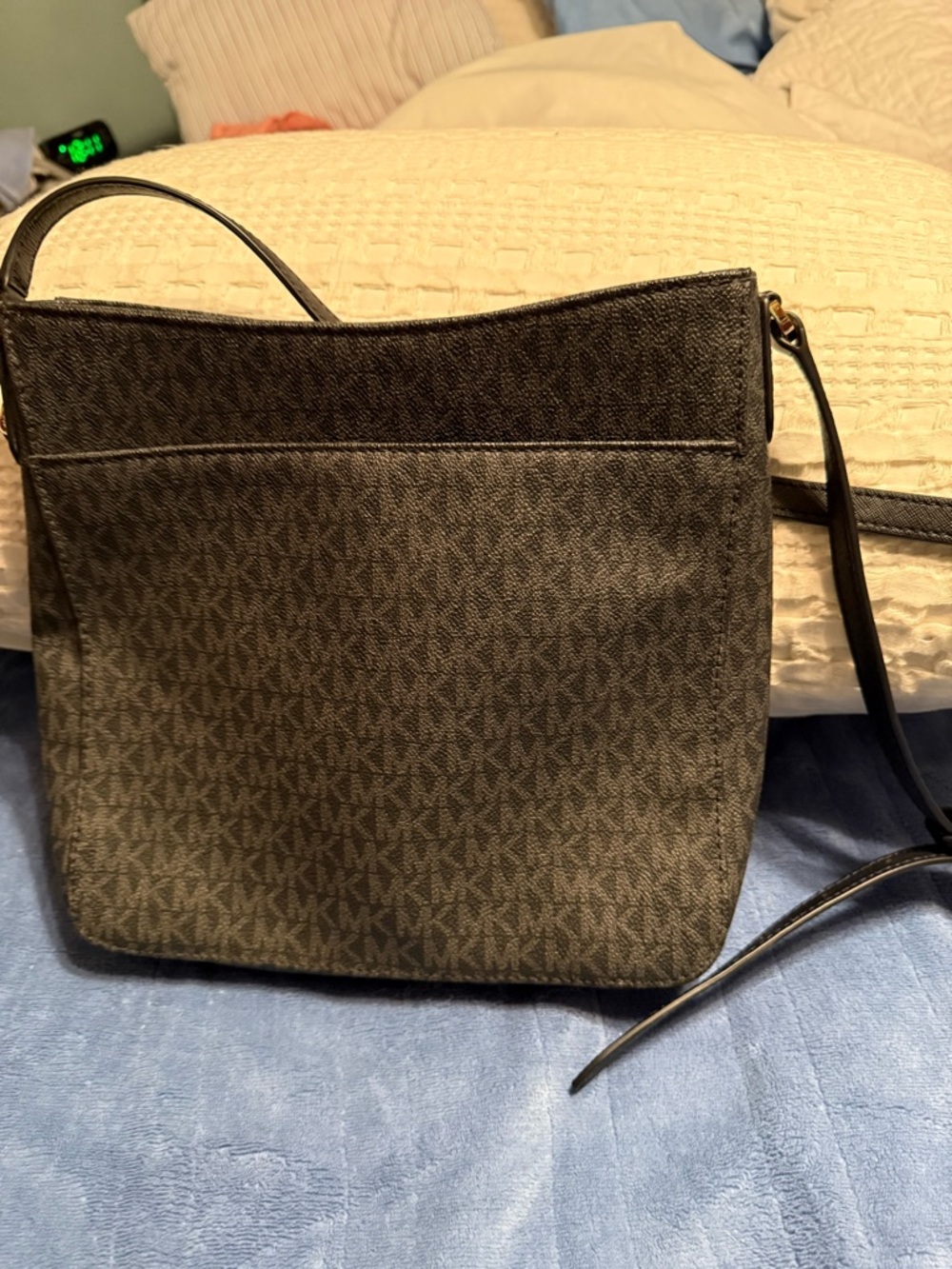 Michael Kors Gray/black Monogram Crossbody Bag with Gold Logo - Picture 5 of 7